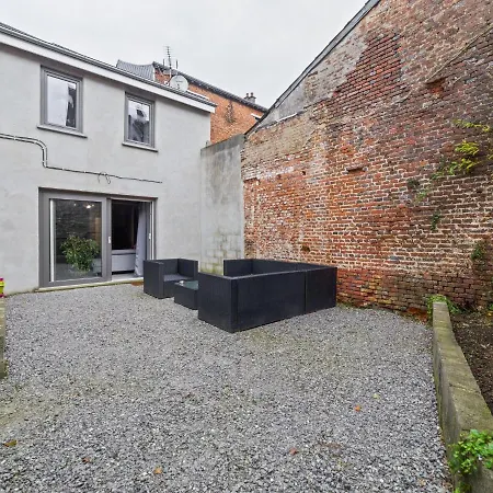 Stupendous Holiday In With Private Courtyard Vakantiehuis