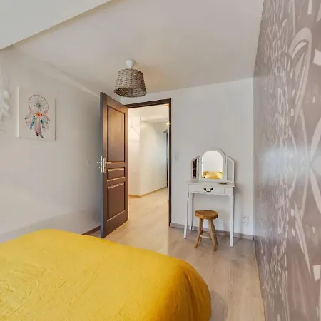 Stupendous Holiday In With Private Courtyard Vakantiehuis