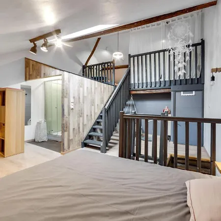 Stupendous Holiday In With Private Courtyard Vakantiehuis *